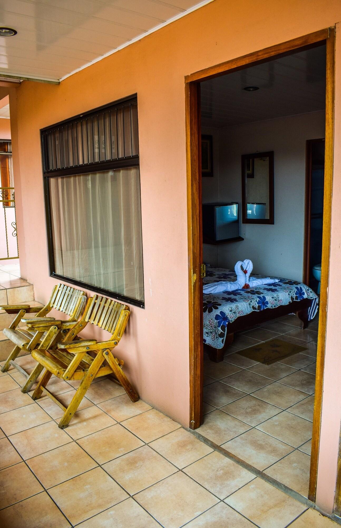 Hotel La Choza Inn La Fortuna Bagian luar foto