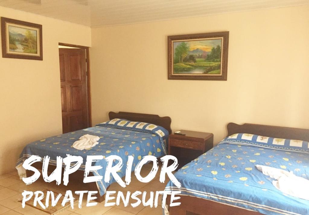 Hotel La Choza Inn La Fortuna Bagian luar foto