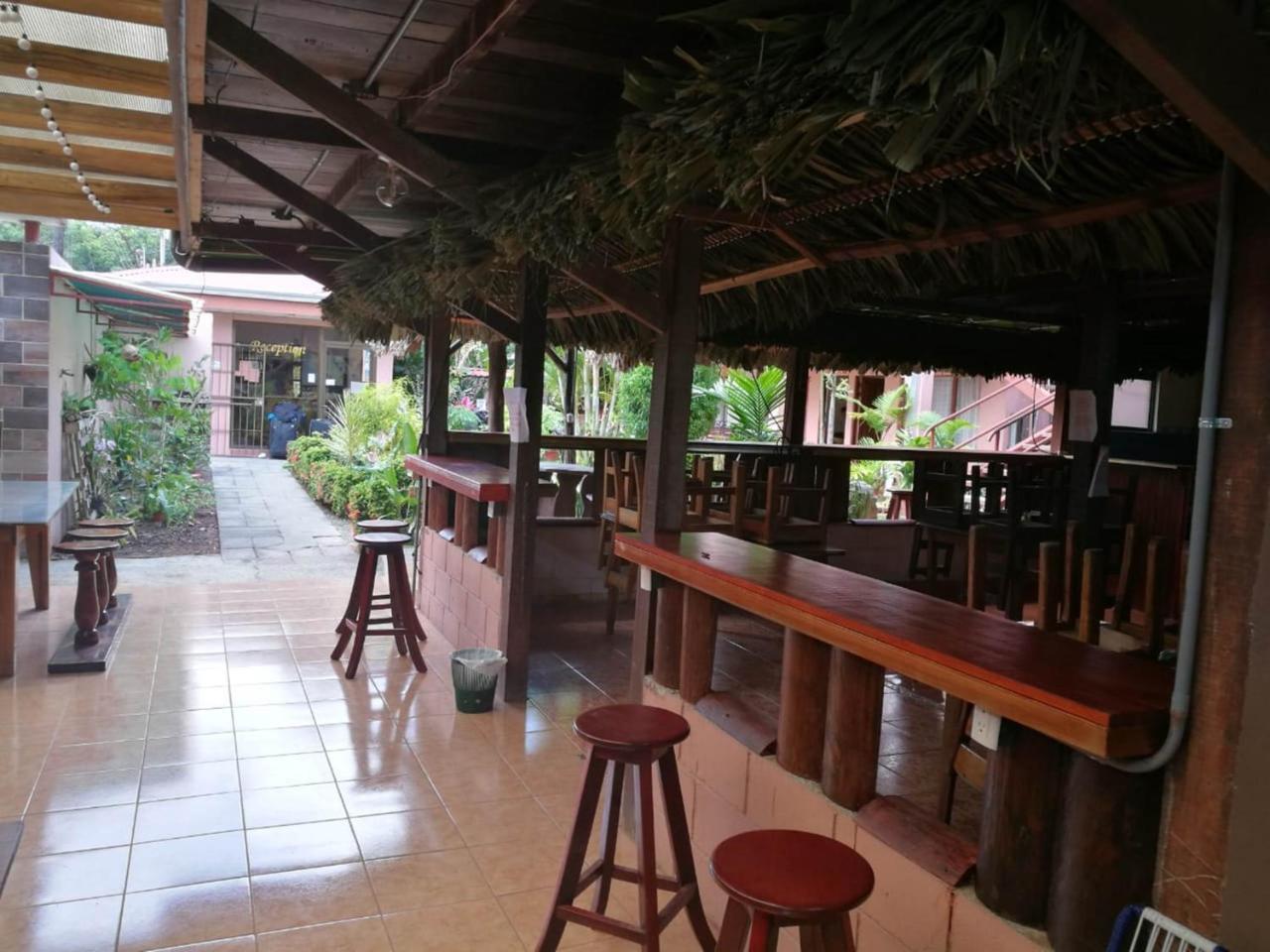 Hotel La Choza Inn La Fortuna Bagian luar foto